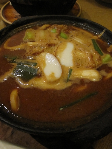 山本屋総本家の味噌煮込みうどん_a0066258_2353885.jpg