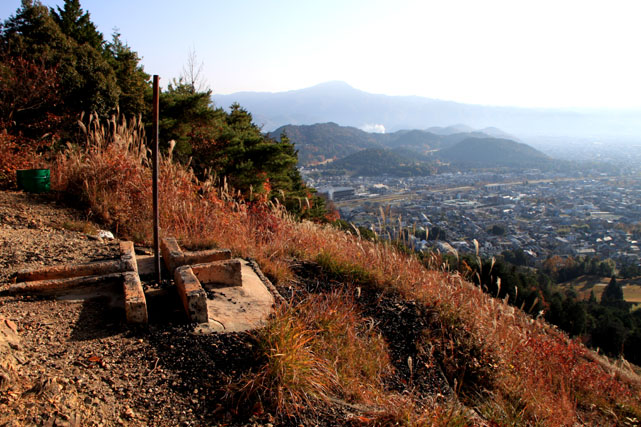船山 火床_e0048413_164892.jpg