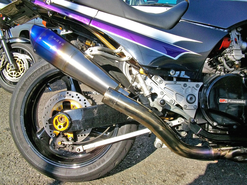 常連サンのGPZ900Rのマフラー加工が完成♪ : フロントロウの