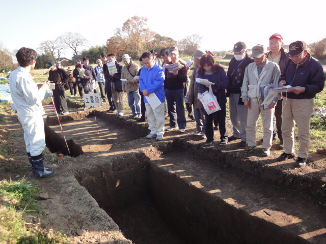小田城の発掘現場説明会_b0124462_21134113.jpg