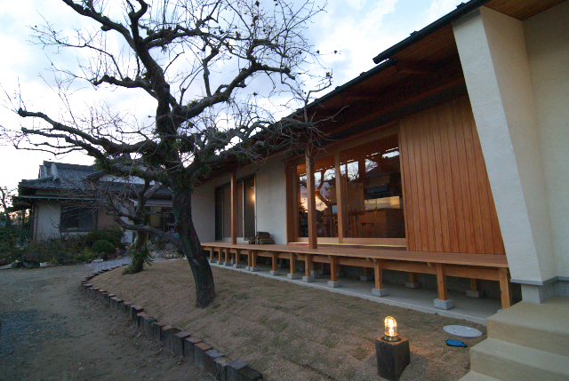 二世帯居住のひとつの形 母屋 離れの平屋という選択 木のいえブログ