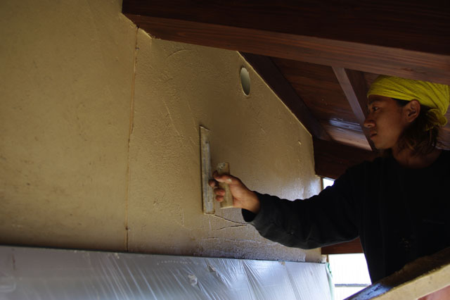 つばさの家 土佐漆喰の外壁4 高橋泰樹設計室ブログ