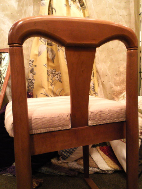 鏡台用の椅子を張り替えました。_c0157866_919630.jpg