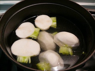  牛肉と青梗菜の黒胡椒炒め・蕎麦の実と野菜の炊き合わせ・松前漬け風漬物_c0149312_1184966.jpg