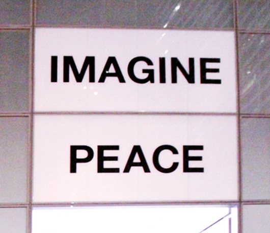 ジョン・レノンさんから、\"IMAGINE PEACE\"のメッセージ_b0007805_055229.jpg