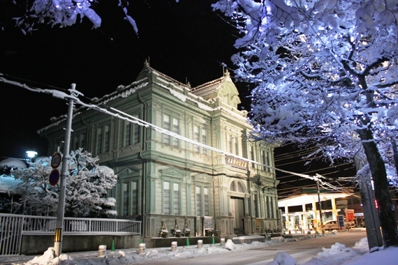 雪と輝くイルミネーション_d0131668_10374783.jpg