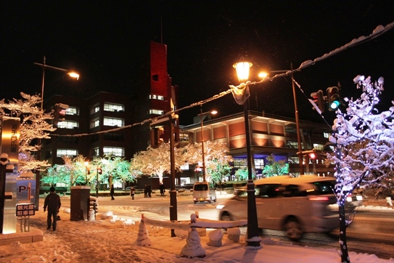 雪と輝くイルミネーション_d0131668_10425661.jpg