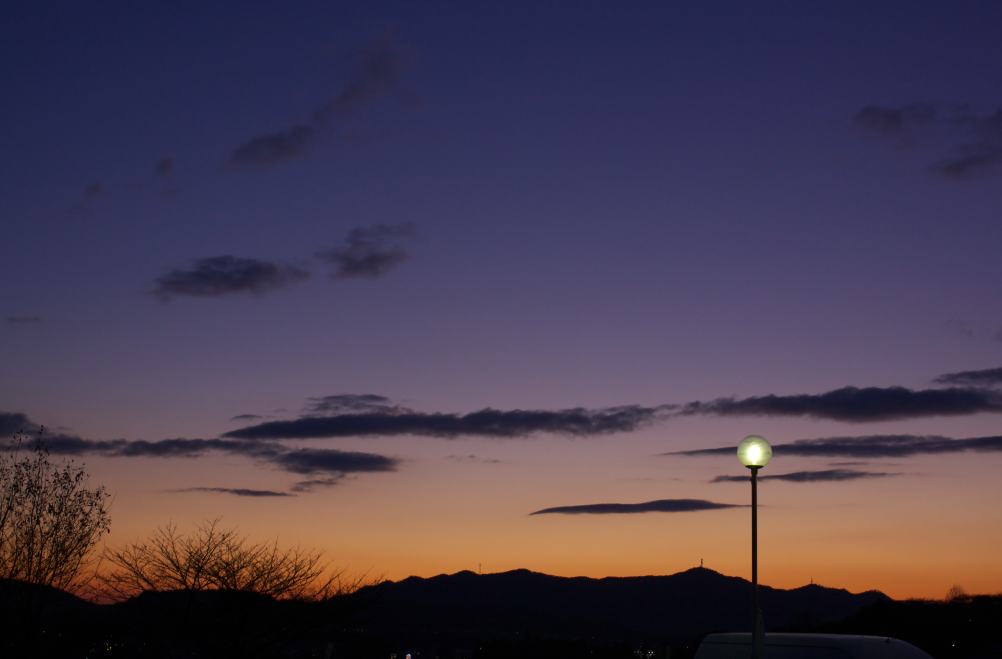 今日の夕方の情景を撮りましたのでアップします。_f0000502_216051.jpg