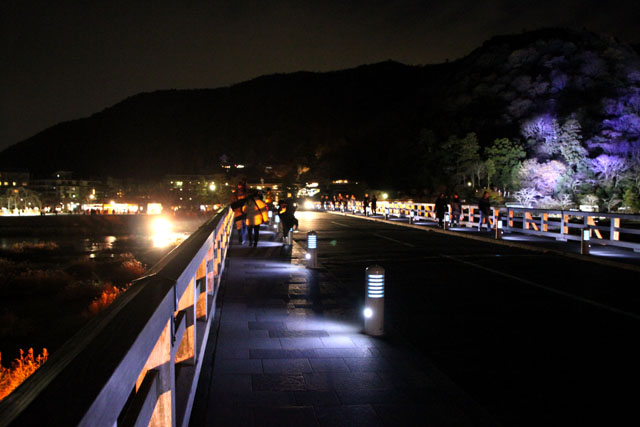 京都・嵐山花灯路1 渡月橋あたり_e0048413_14314348.jpg