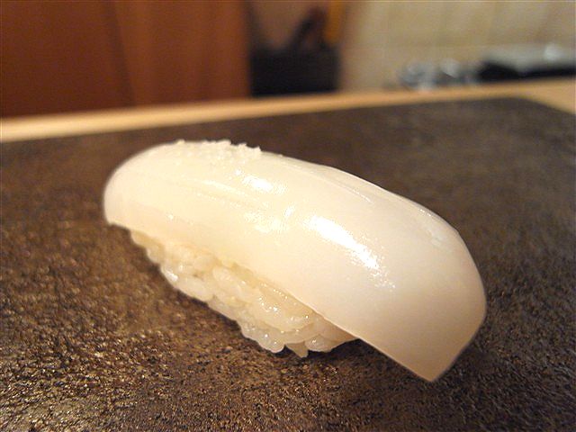 祇園でお鮨_c0116714_2302125.jpg
