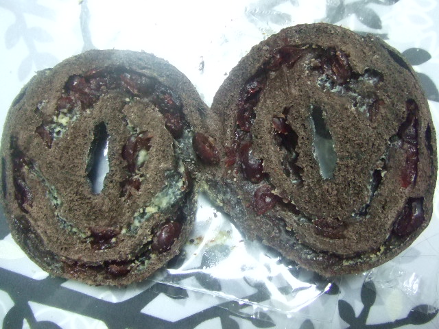 カロン ホワイトチョコクランベリー_f0076001_0225844.jpg