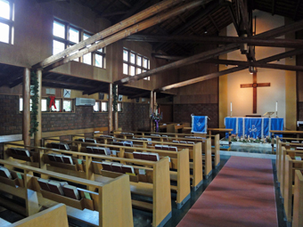 聖オルバン教会(設計:アントニン・レーモンド)に行きました。(その2) 日日日影新聞 (nichi nichi hikage shinbun)