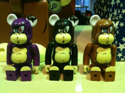 100% BEARBRICK X-LARGE 2010_e0193996_16545329.jpg