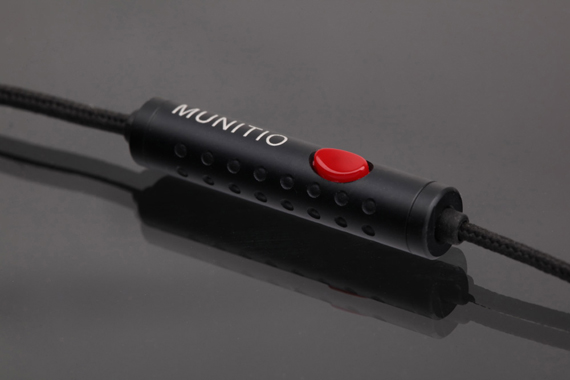 MUNITIO – SITi 9 Millimeter Bullet-Shaped Headphones _a0118453_563531.jpg