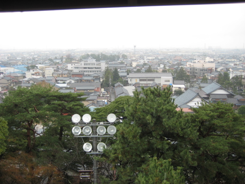 雨の丸岡城を歩く_c0013687_2113254.jpg