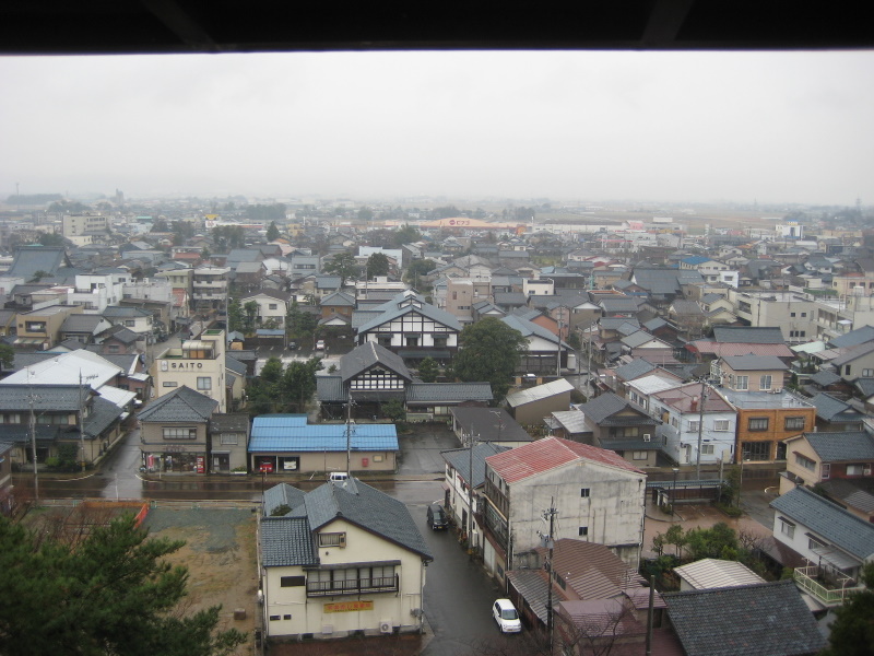 雨の丸岡城を歩く_c0013687_2115571.jpg