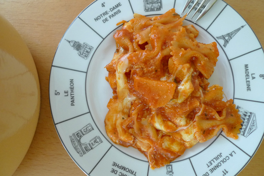 ポテトとスカモルツァチーズのパスタ 芦毛牝馬の馬耳東風 ポテトとスカモルツァチーズのパスタ 芦毛牝馬の馬耳東風