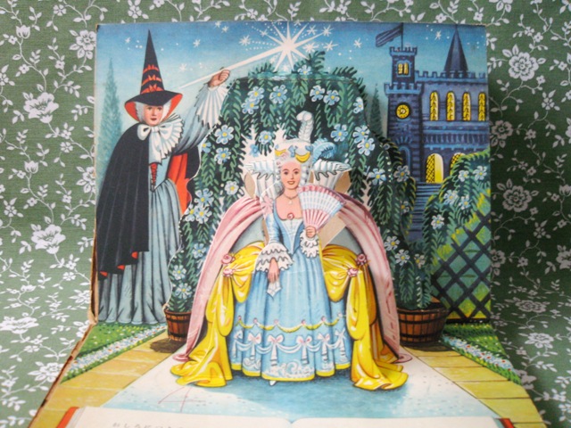 チェコ仕掛けヴィンテージ絵本　シンデレラ Cinderella シンデレラ / ポップアップ絵本のフィネサ・ブックス