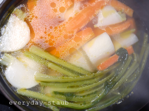 staubレシピ~野菜カレー~_c0132466_936838.jpg