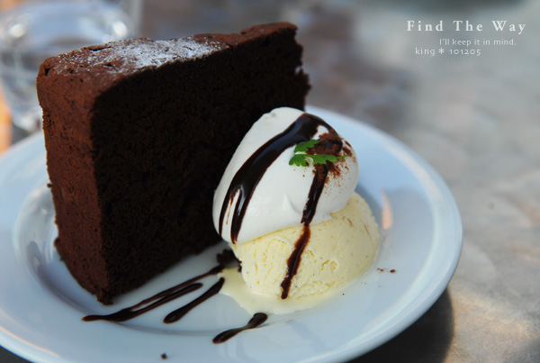 【犬的散歩日和】千葉・Mother Moon Café さん_f0054594_792679.jpg