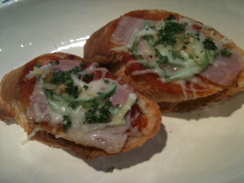 aki cafe の ミルク珈琲とピザトースト♪_f0053279_14573096.jpg