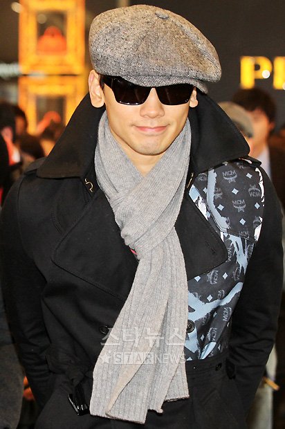 JYPの合同コンサート、2番目の特別ゲストRAIN\'It \'s Raining』を熱唱_c0047605_18582482.jpg