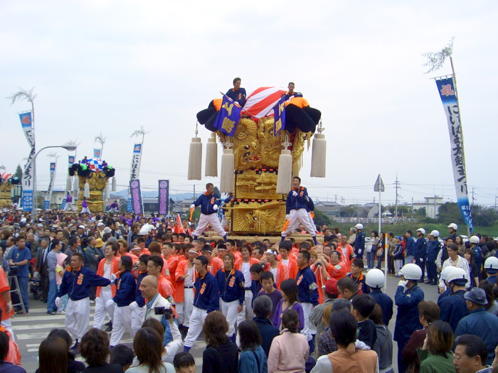 山根グランドに向かう上原太鼓台_f0085962_726514.jpg