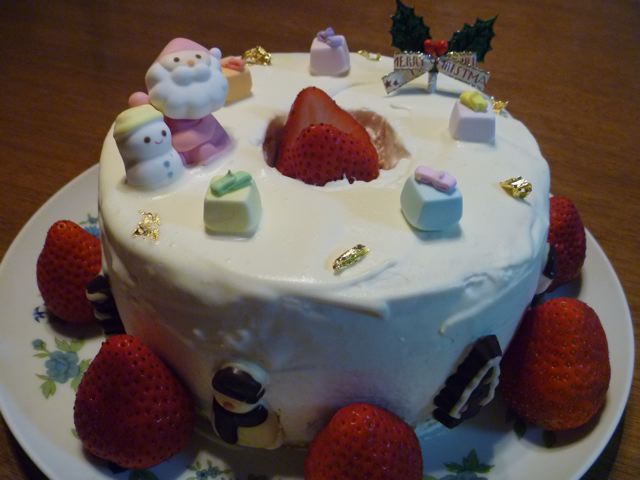 今年のクリスマスケーキ_b0044528_0105866.jpg