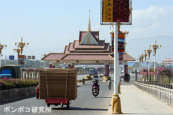 ミャンマー－中国国境（ムーセ・瑞丽）その４　中国側税関検査_e0073268_7581021.jpg