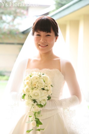 カップ咲きのバラのキャスケードブーケ_b0113510_0442410.jpg