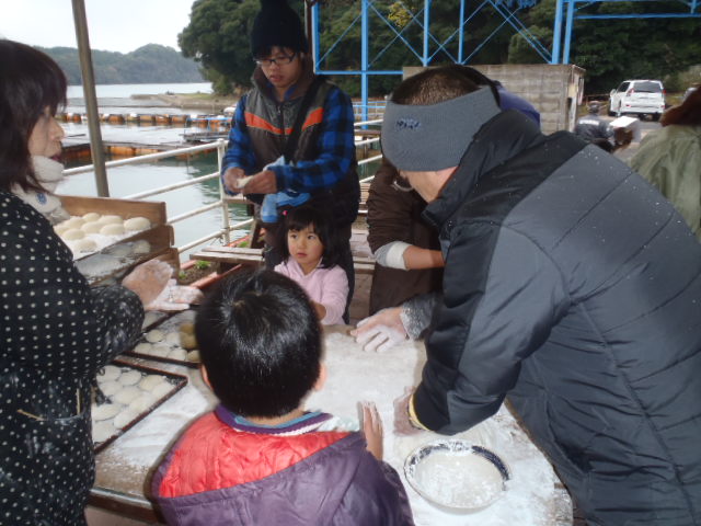 つばきマリーナの餅つき会_a0077071_15154326.jpg
