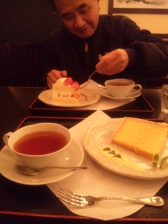 ケーキを食べましたあ_e0114246_335193.jpg