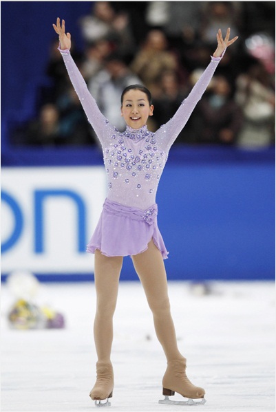 安藤美姫選手が優勝！！浅田真央選手も会心の演技で2位！全日本選手権　女子フリー_b0038294_0214054.jpg