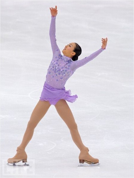 安藤美姫選手が優勝！！浅田真央選手も会心の演技で2位！全日本選手権　女子フリー_b0038294_0395562.jpg