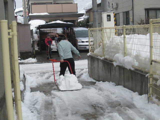 いよいよ排雪_c0141223_18595466.jpg