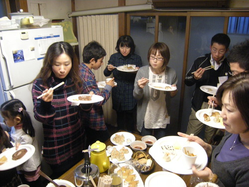 興奮した!アトリエMIWA忘年会2010!!くもり空、ウスマンの豪華ライヴつき〜_c0131063_20592937.jpg