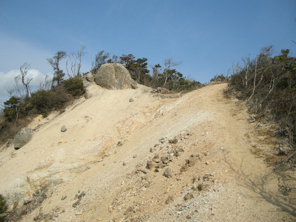 強風吹き荒れ寒い！それでもやるで～鈴鹿・仙ケ岳～宮指路岳縦走_b0185573_17233175.jpg