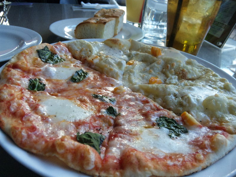 初めての写メ！！倉庫群の中にひっそりとあるレストラン：OSTERIA ACQUA in BOCCA_e0138081_1812892.jpg