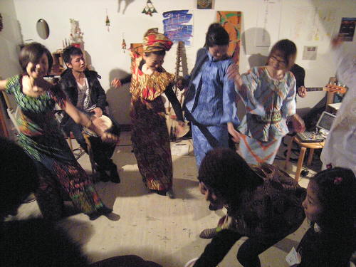 興奮した!アトリエMIWA忘年会2010!!くもり空、ウスマンの豪華ライヴつき〜_c0131063_12333678.jpg