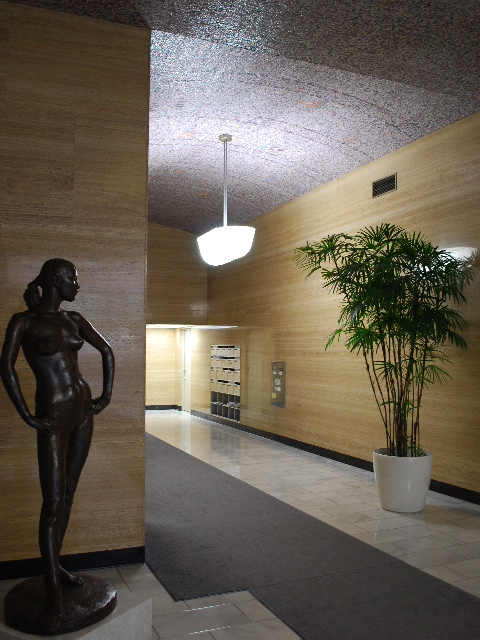 東京日本橋の近三ビル(昭和モダン建築探訪)_f0142606_20101129.jpg