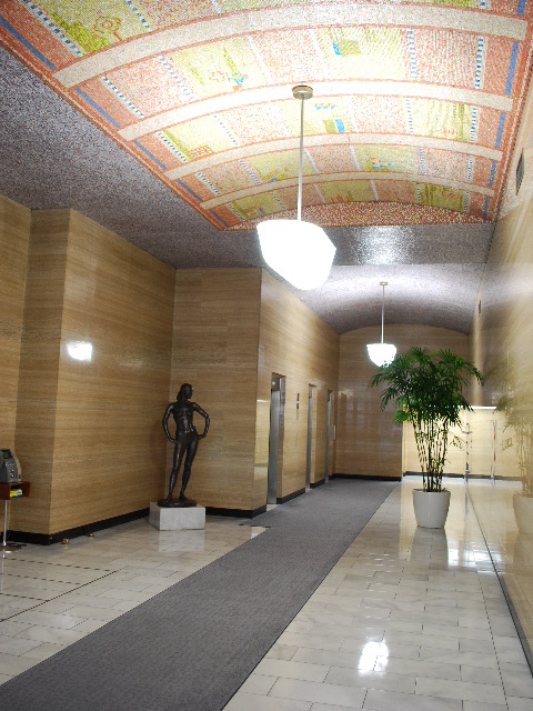 東京日本橋の近三ビル(昭和モダン建築探訪)_f0142606_20115831.jpg
