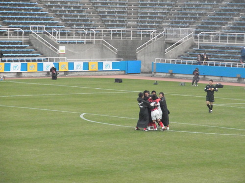 ２０１１－０２　高校サッカー選手権３回戦　日章学園vs静岡学園_e0006700_22173892.jpg