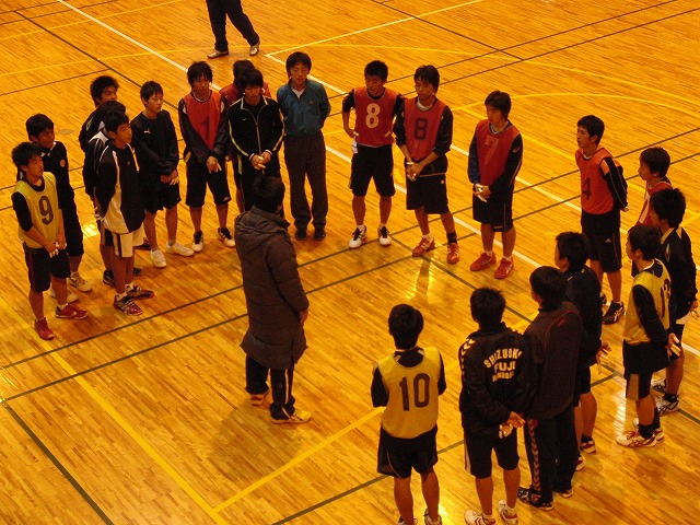 富士高ハンドボール部の初投げ_f0141310_23291546.jpg