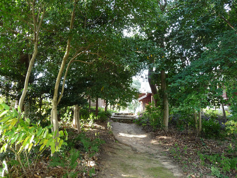 古墳の上に鎮座する「三島神社」_e0165472_21543146.jpg