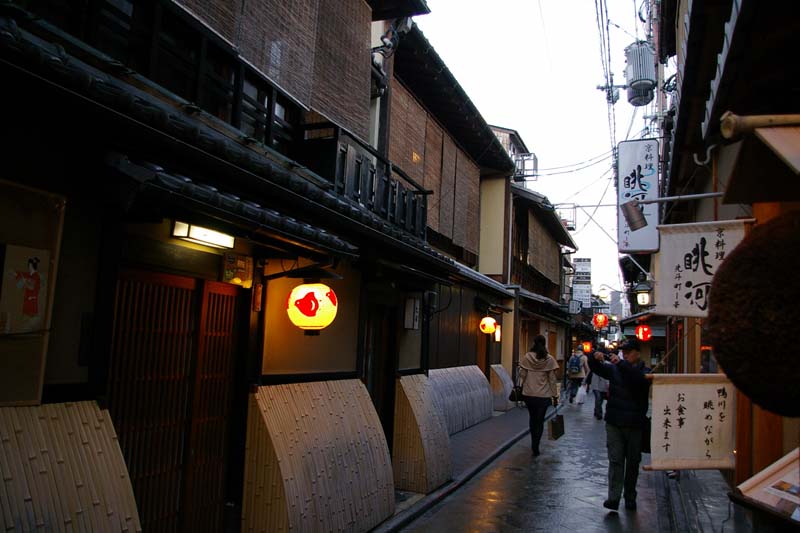 先斗町は古い町並_f0130879_22441086.jpg