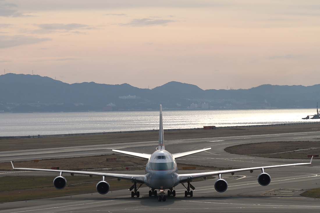 関空のジャンボ！_a0117972_2033101.jpg