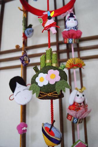ちりめんつるし飾り_a0122205_1671949.jpg