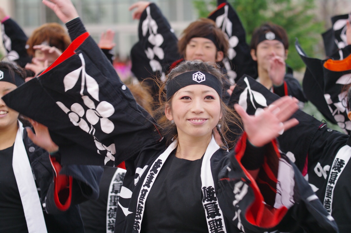 第一回よさこい甲子園（阪急西宮ガーデンズ会場）その１０（岐阜聖徳学園大学「柳」）_a0009554_1935111.jpg