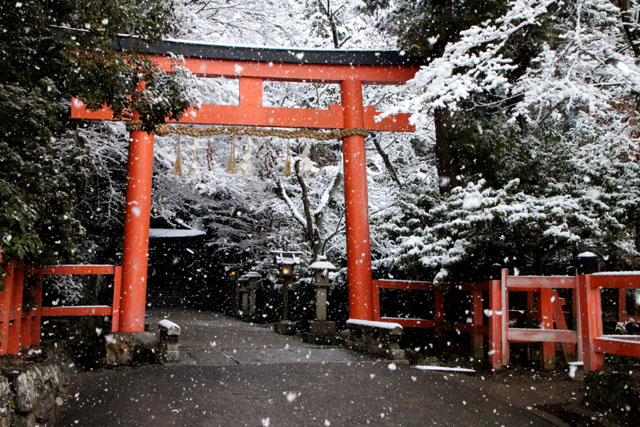 雪景色　社家の道と太田神社_e0048413_18111865.jpg
