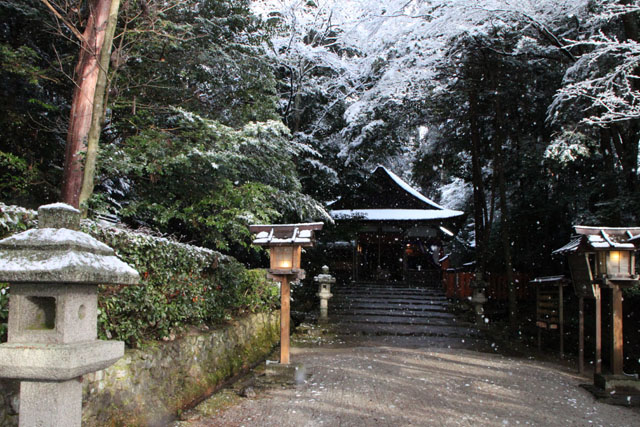 雪景色　社家の道と太田神社_e0048413_181372.jpg